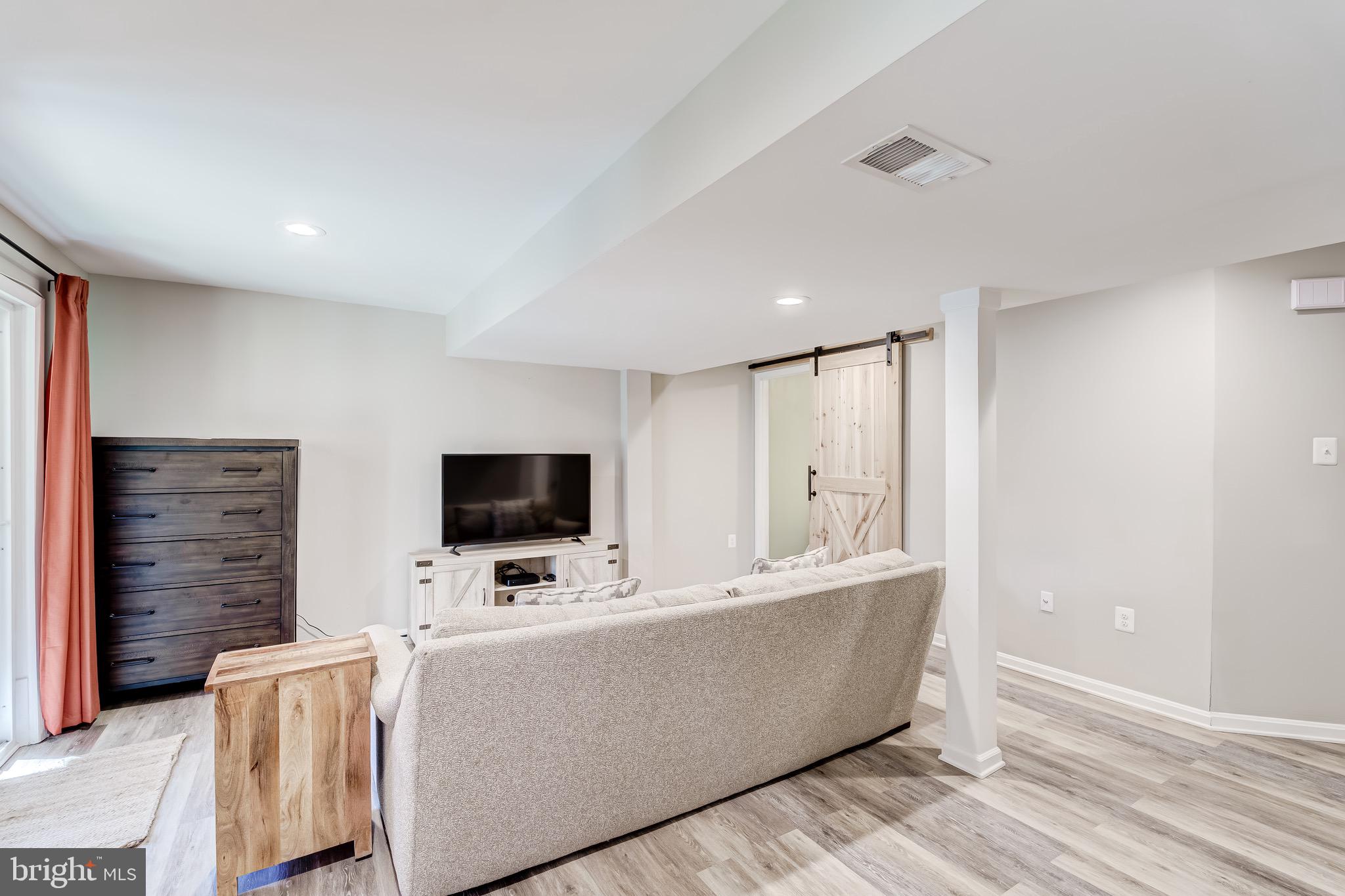 BURKE CENTRE - Residential