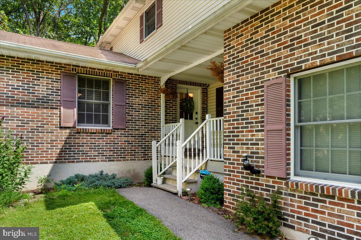 114 GREGORY COURT