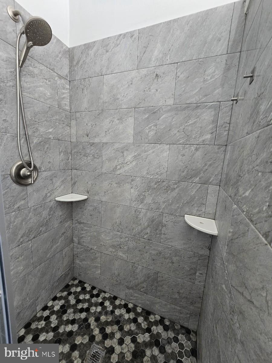 WAVERLY WOODS - Residential