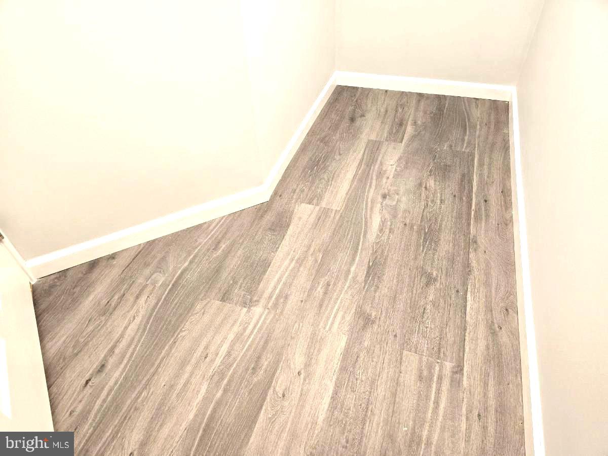 WAVERLY WOODS - Residential