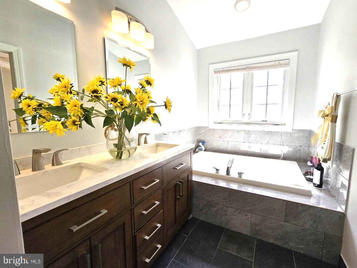 WAVERLY WOODS - Residential