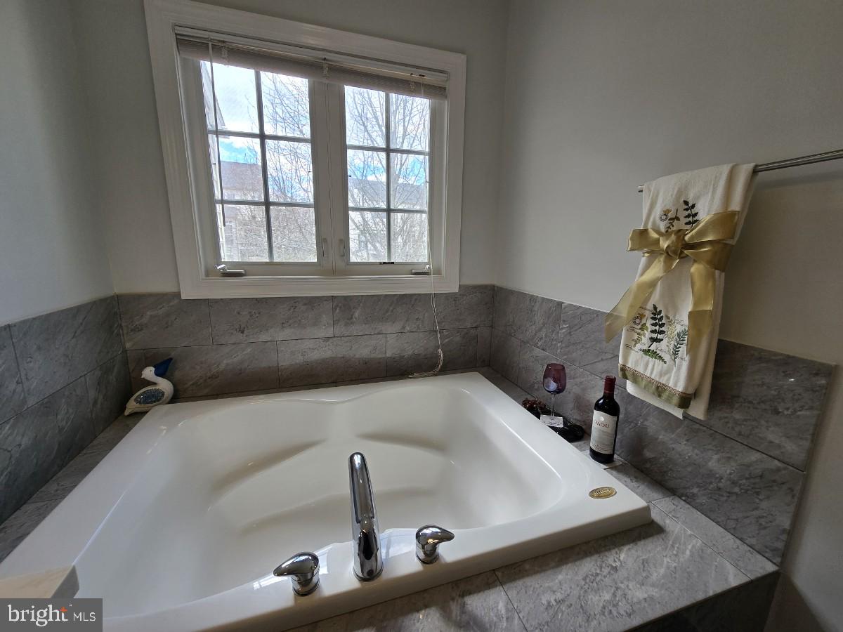 WAVERLY WOODS - Residential