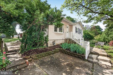Tiny photo for 4716 Arbutus Avenue, ROCKVILLE, MD 20853 (MLS # MDMC2231028)