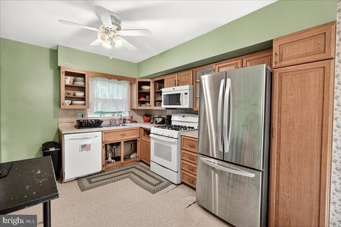 Tiny photo for 4716 Arbutus Avenue, ROCKVILLE, MD 20853 (MLS # MDMC2231028)