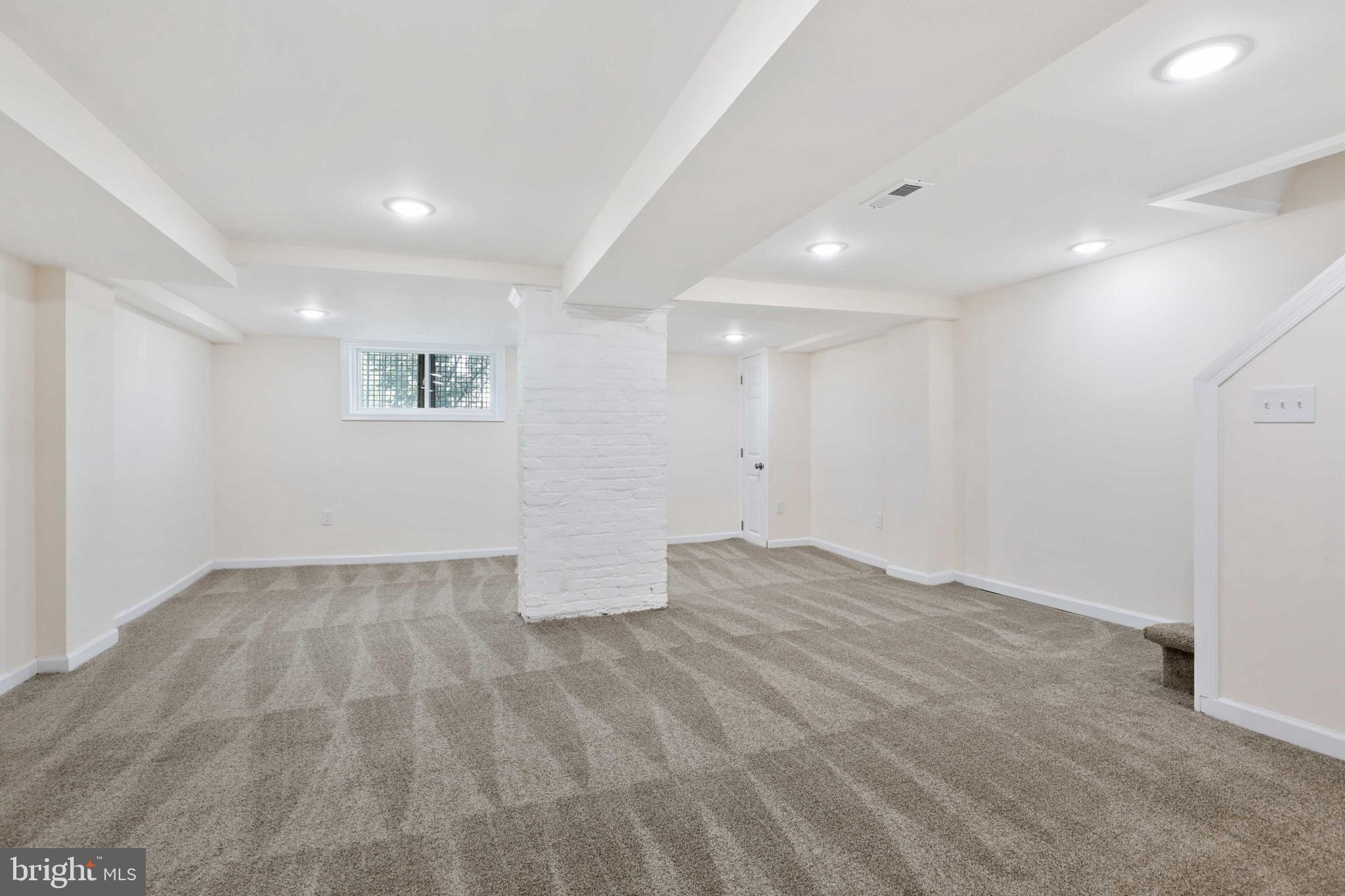 MEDFIELD - Residential Lease