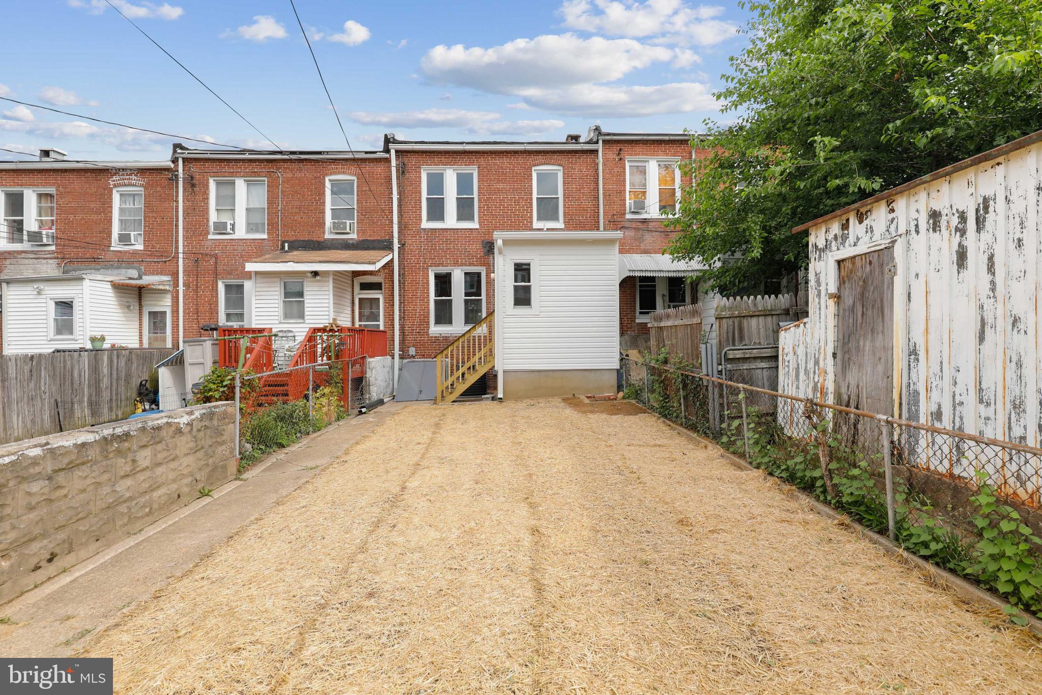 MEDFIELD - Residential Lease