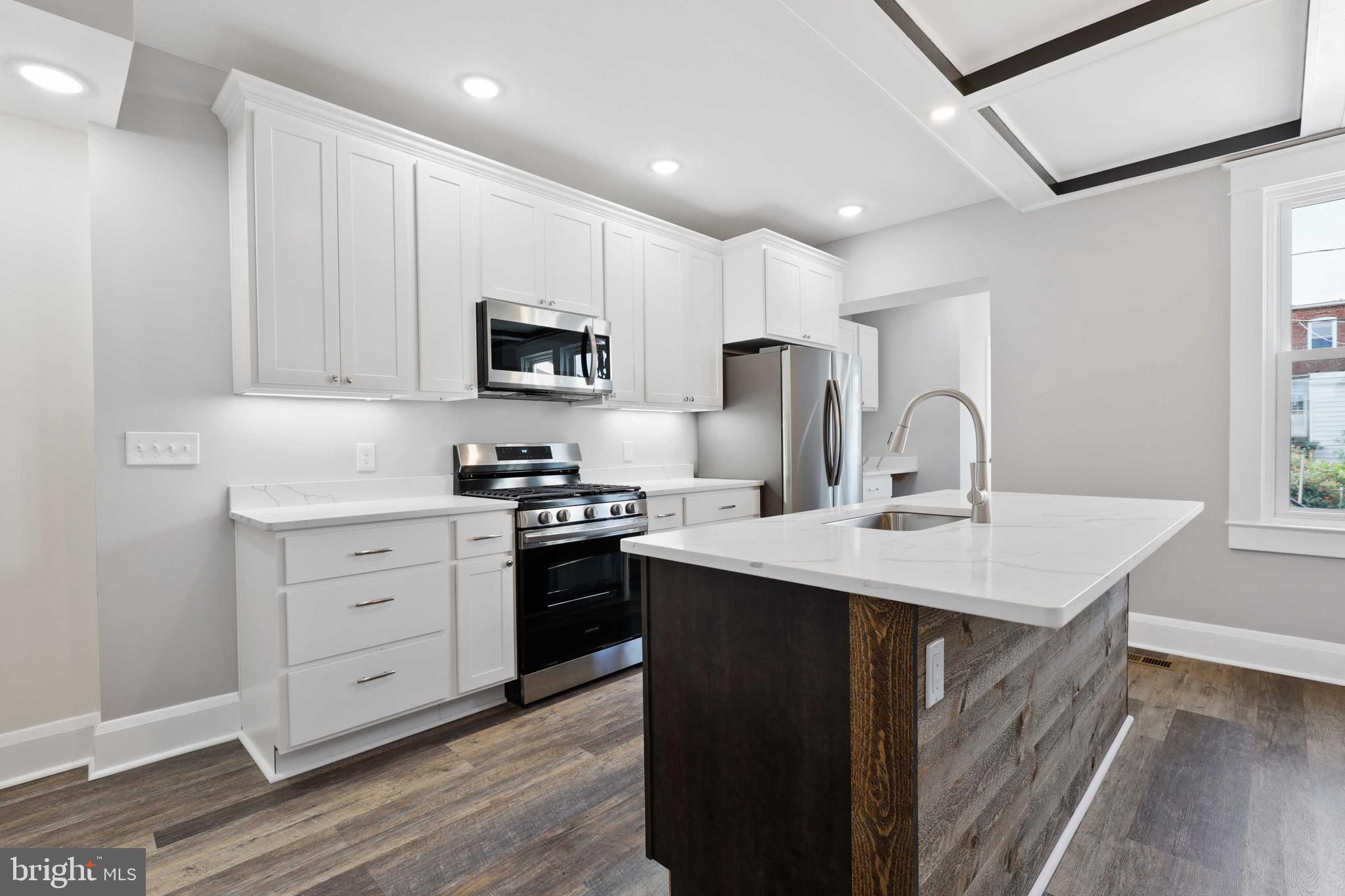 MEDFIELD - Residential Lease