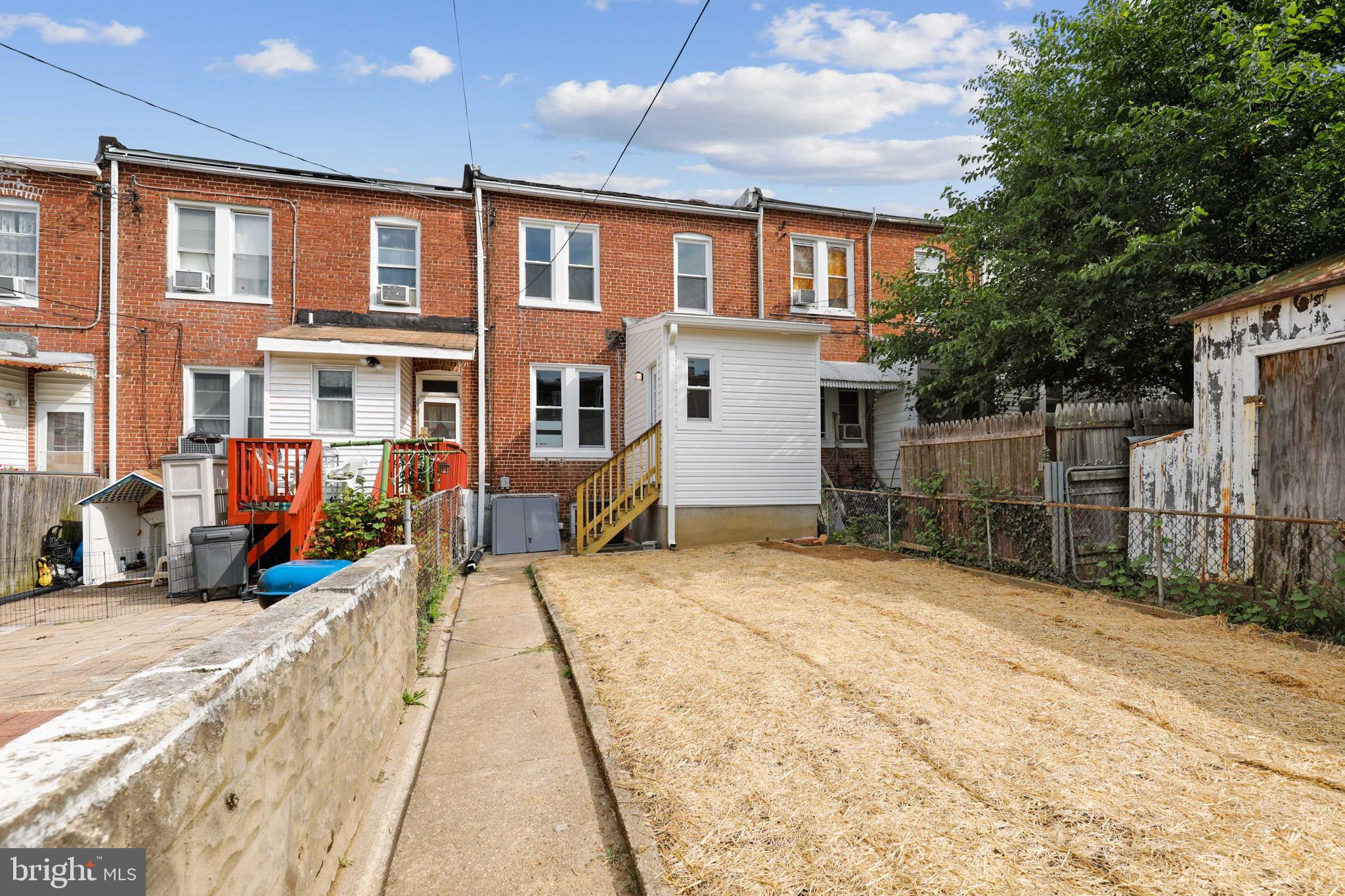 MEDFIELD - Residential Lease