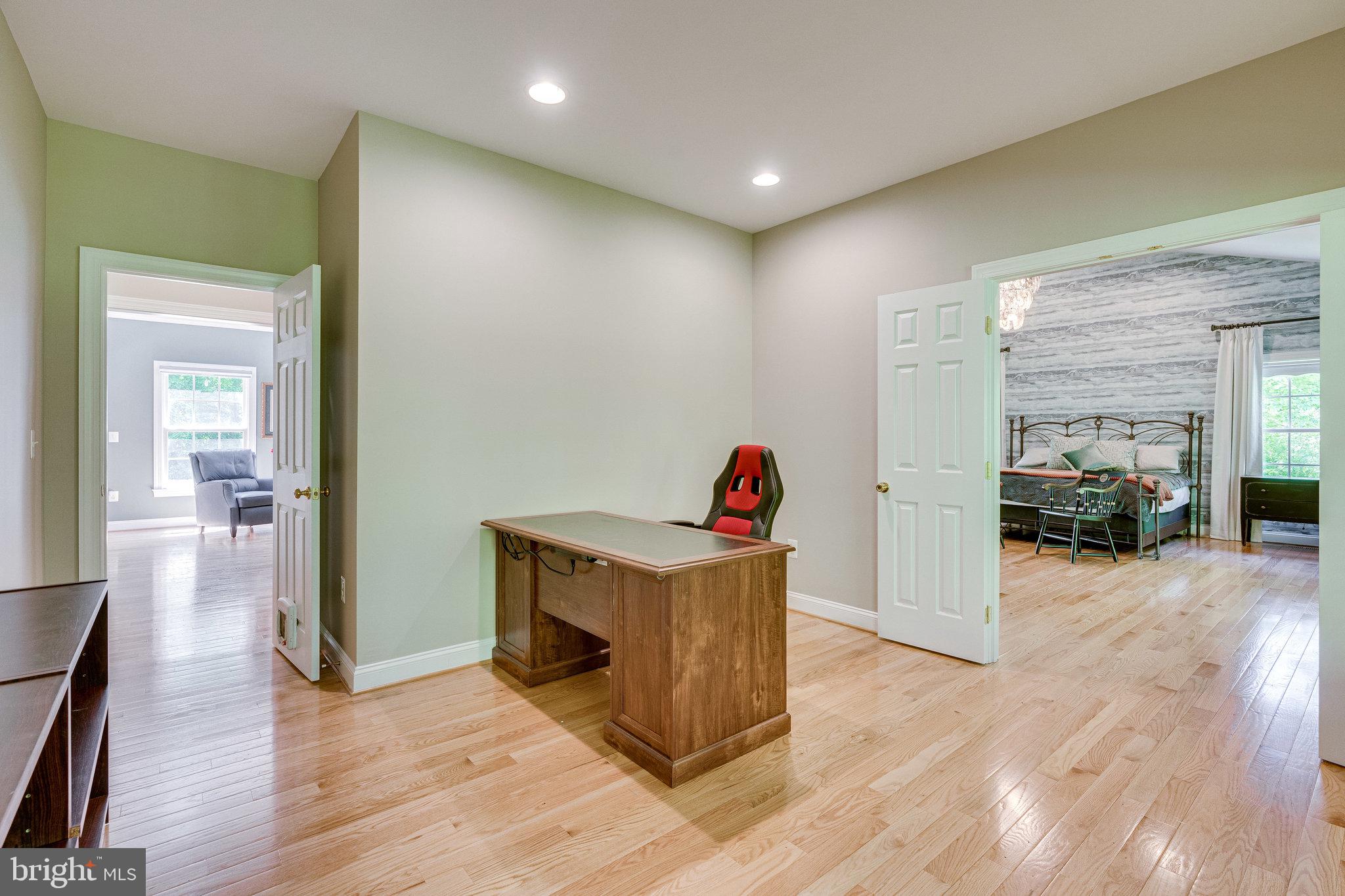 LAURELWOOD - Residential