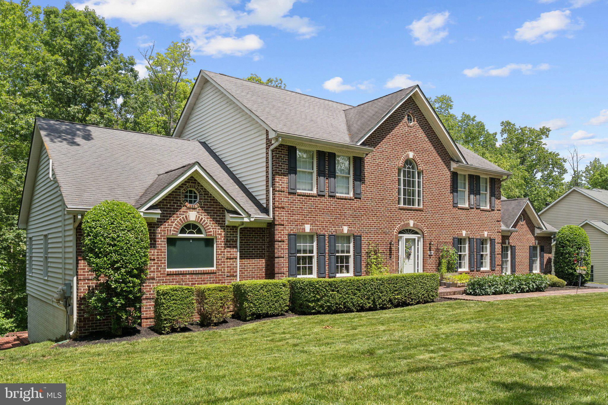 LAURELWOOD - Residential