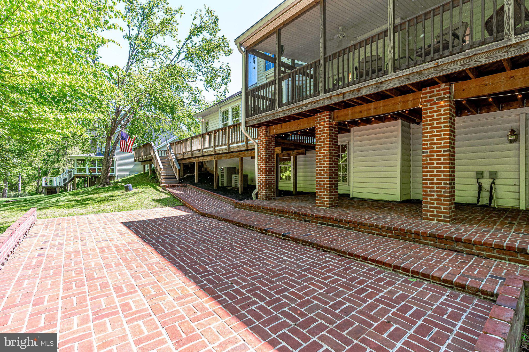 LAURELWOOD - Residential