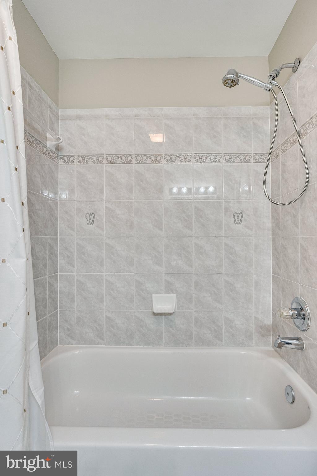 LAURELWOOD - Residential