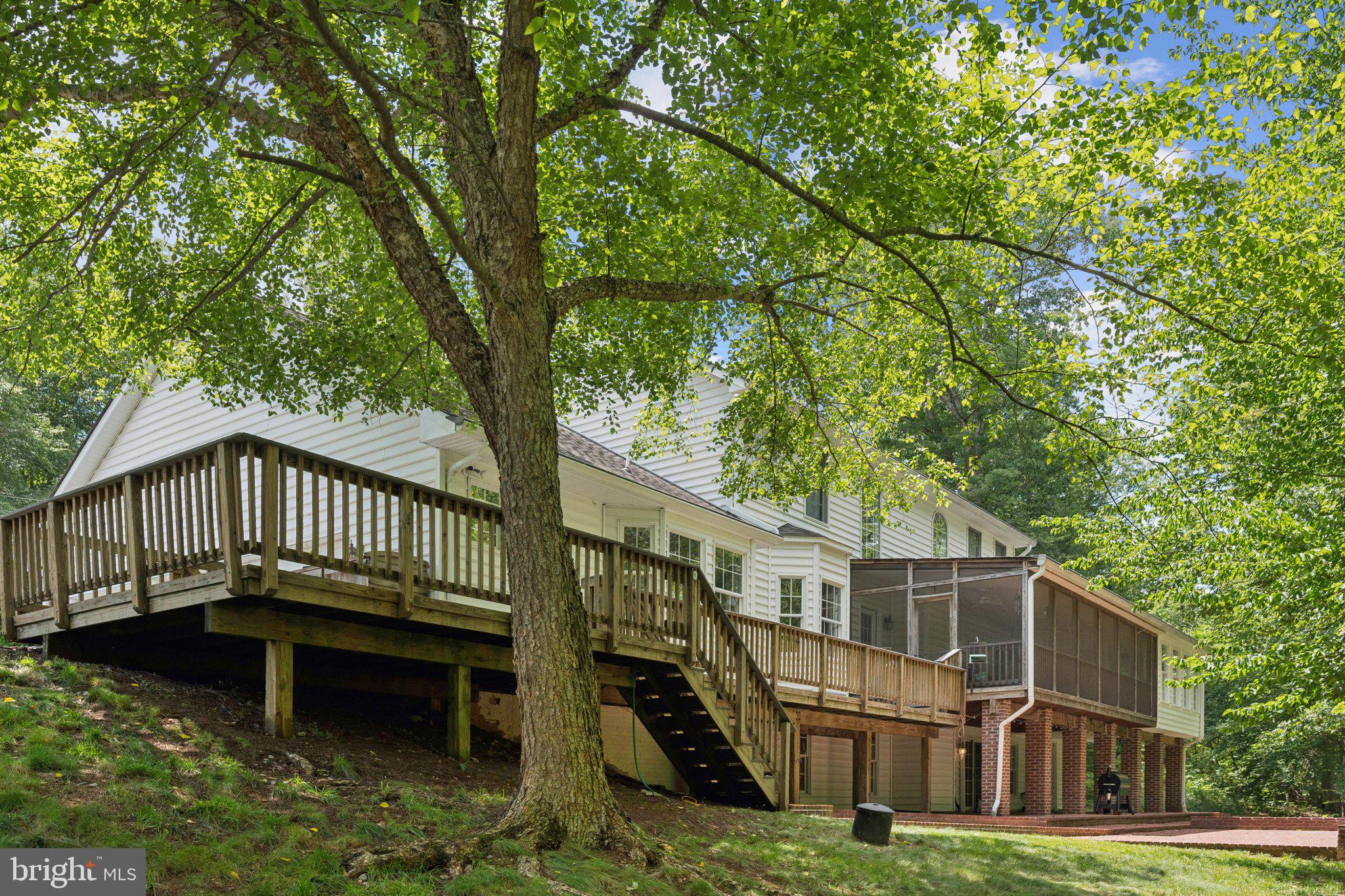 LAURELWOOD - Residential