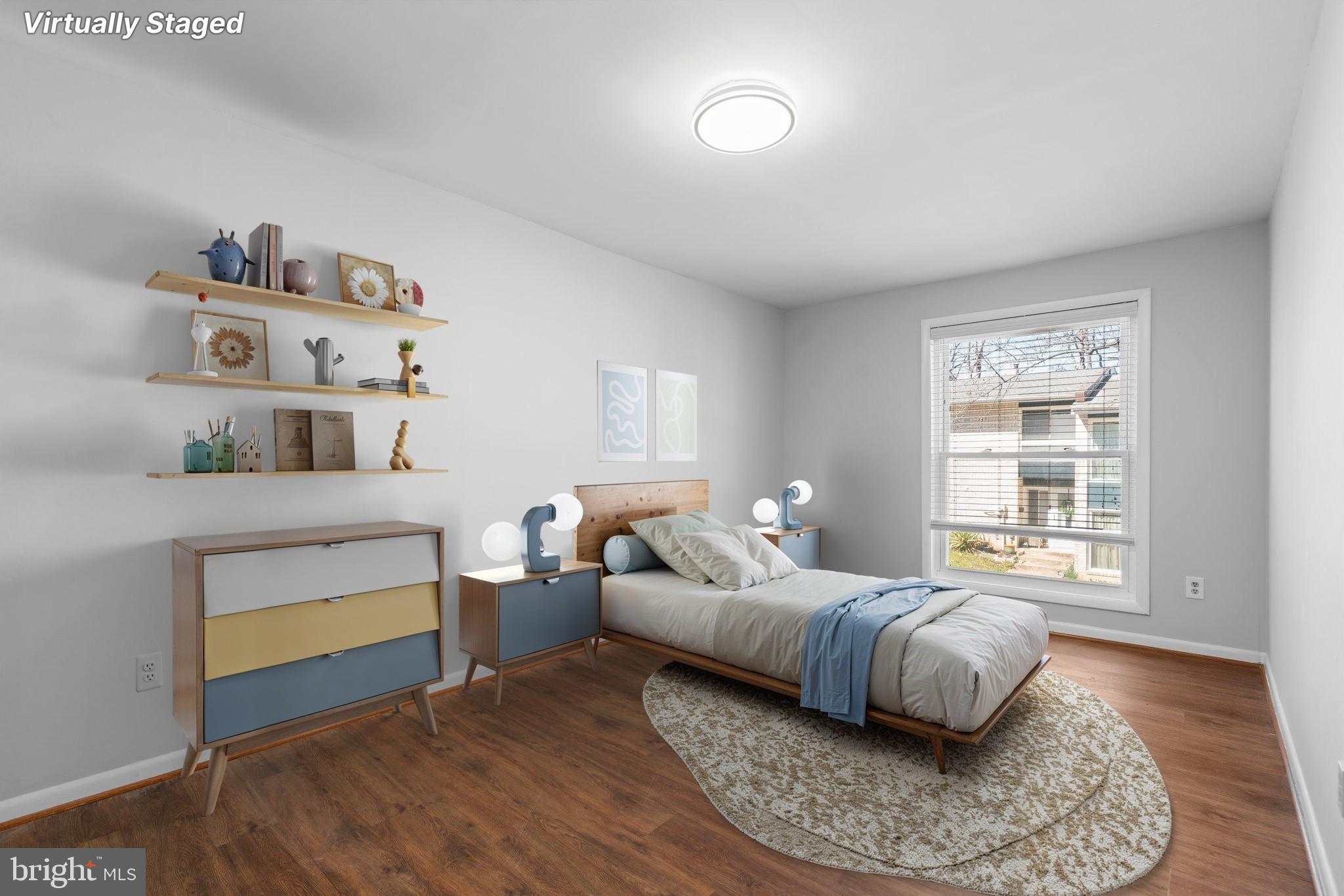 FOUR SEASONS - Residential