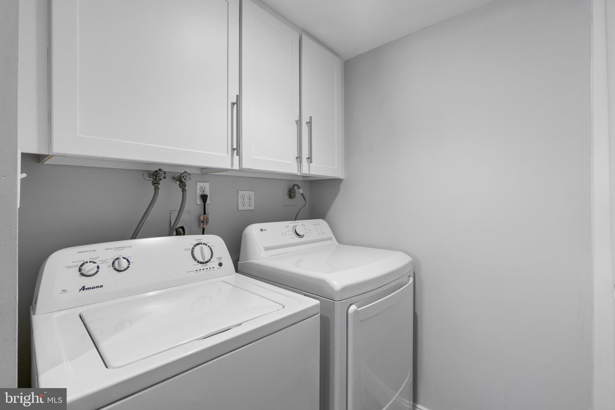 FOUR SEASONS - Residential