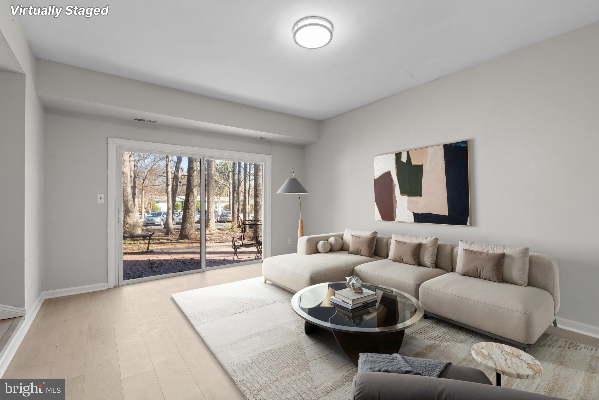 FOUR SEASONS - Residential