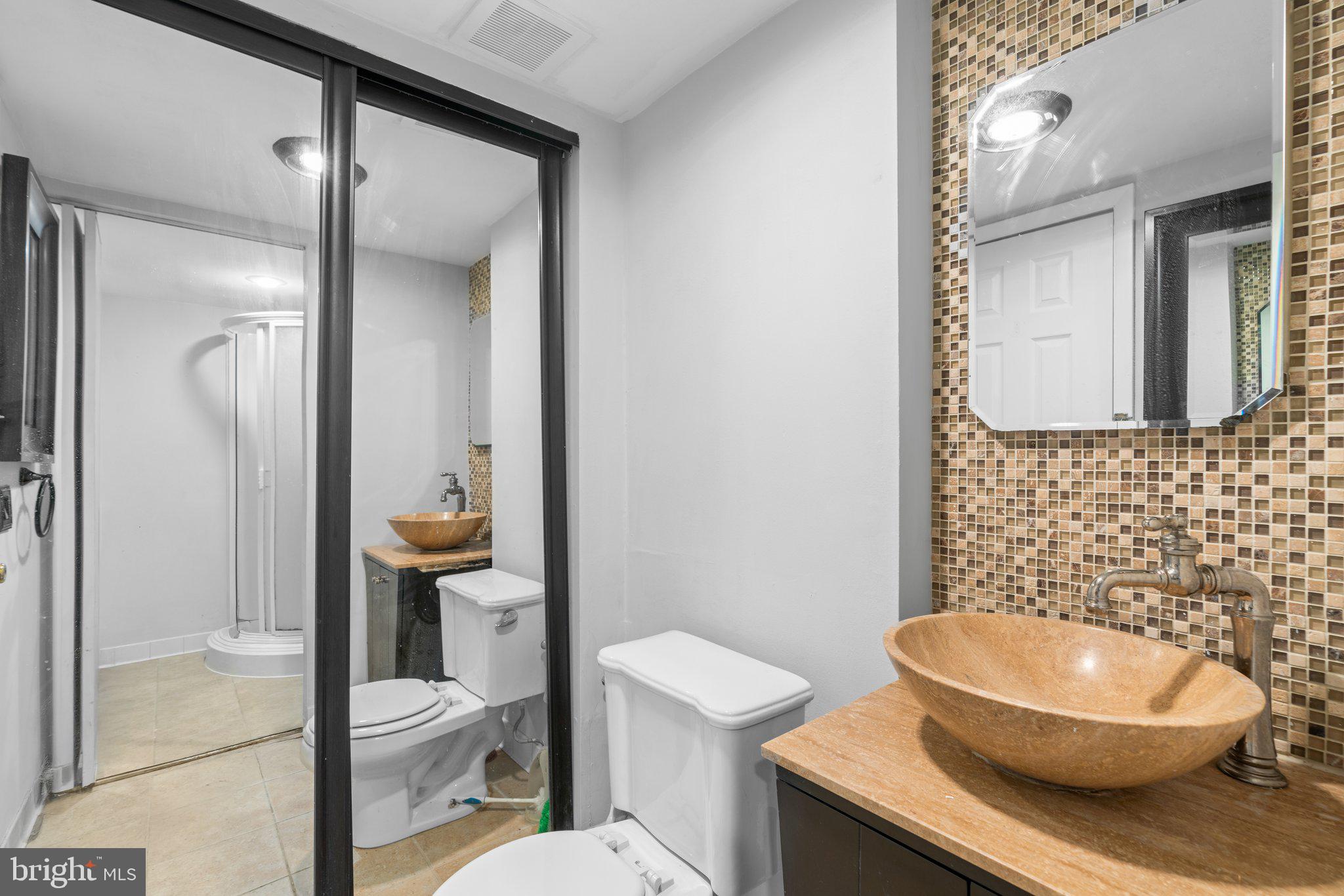 FOUR SEASONS - Residential