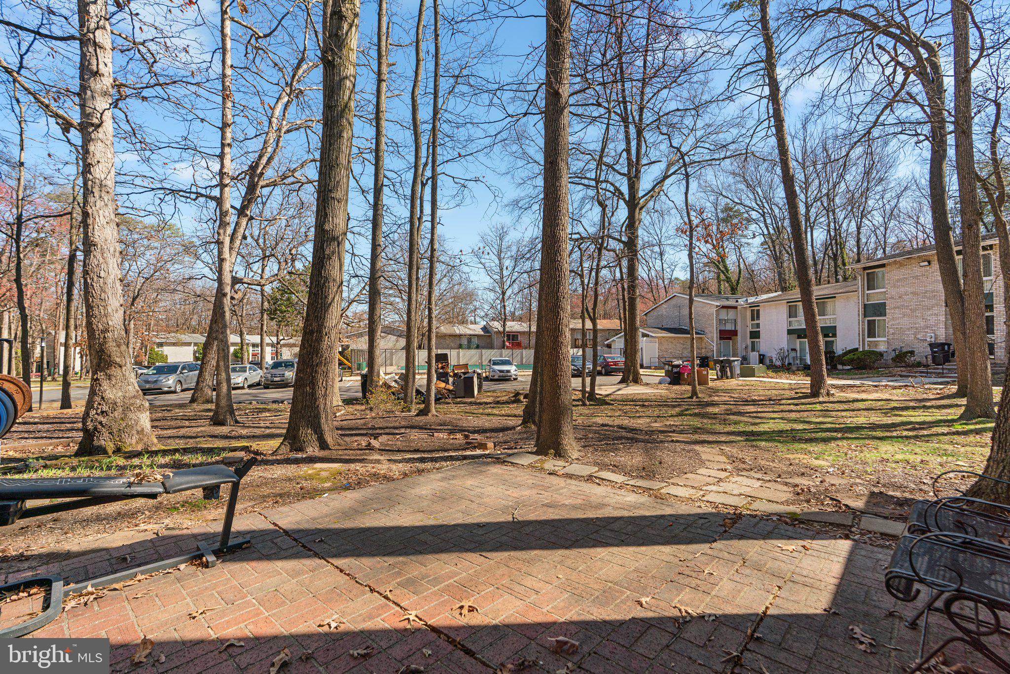 FOUR SEASONS - Residential