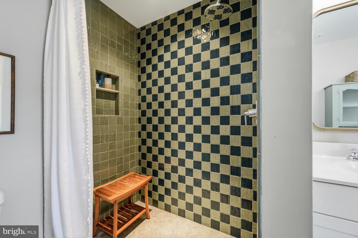 ELLENDALE - Residential