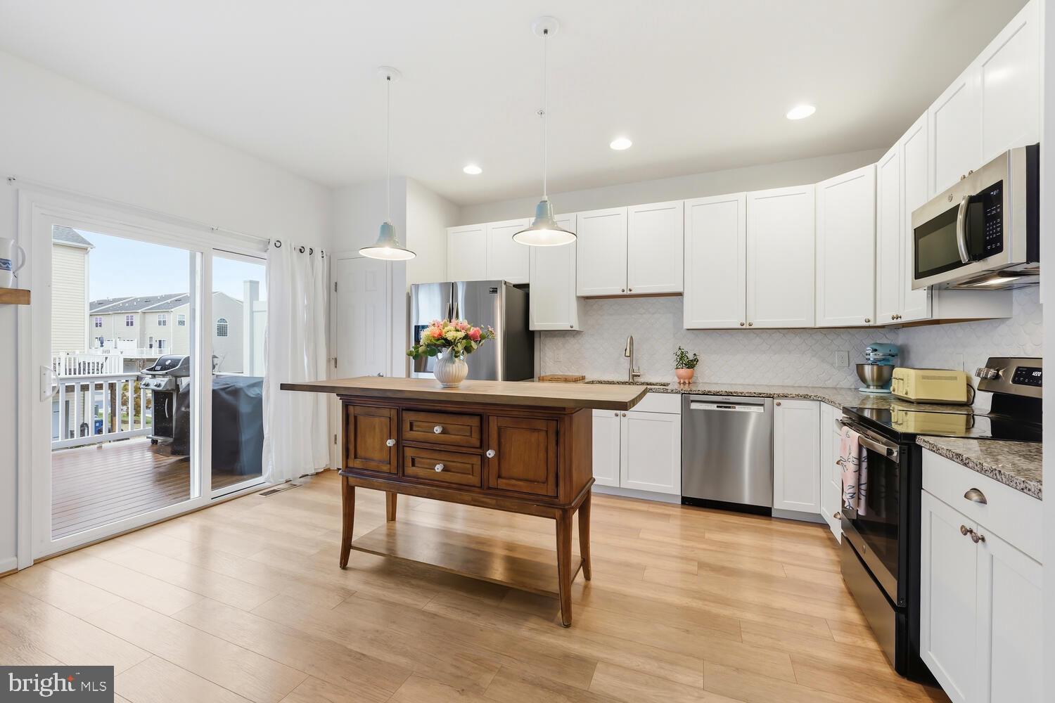 ELLENDALE - Residential