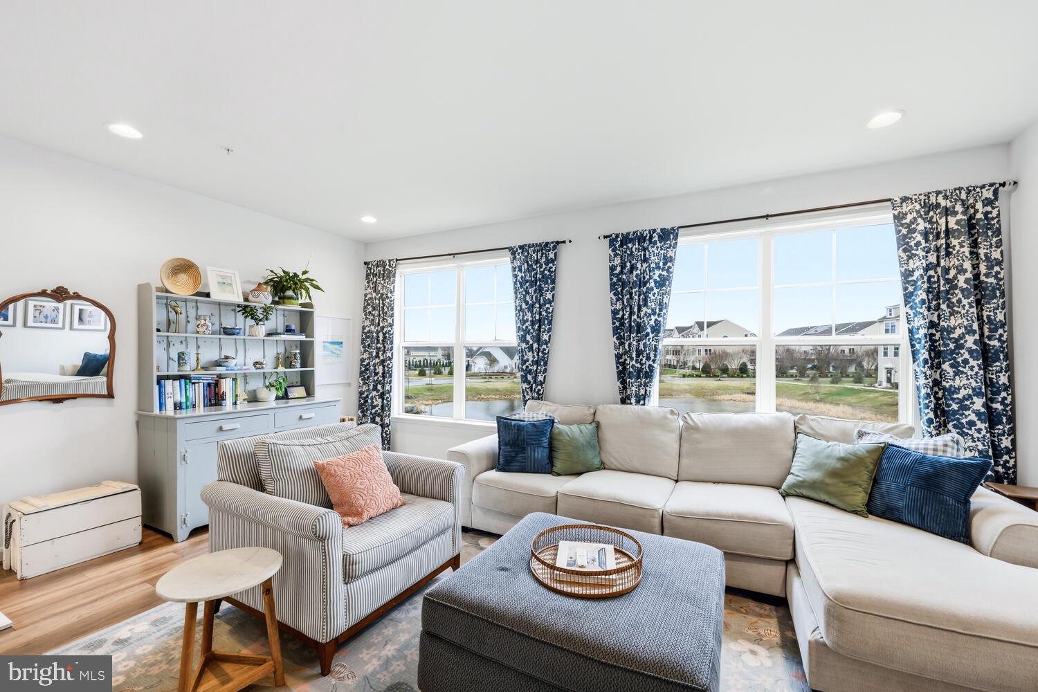 ELLENDALE - Residential