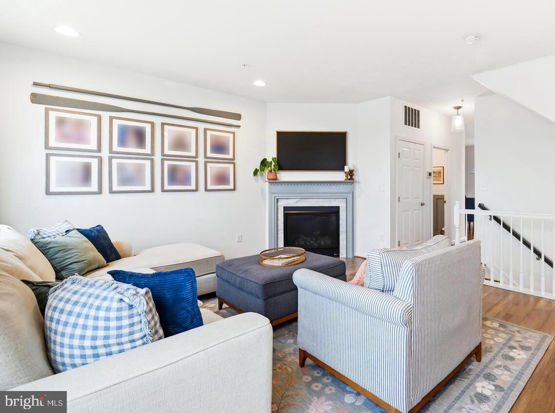 ELLENDALE - Residential