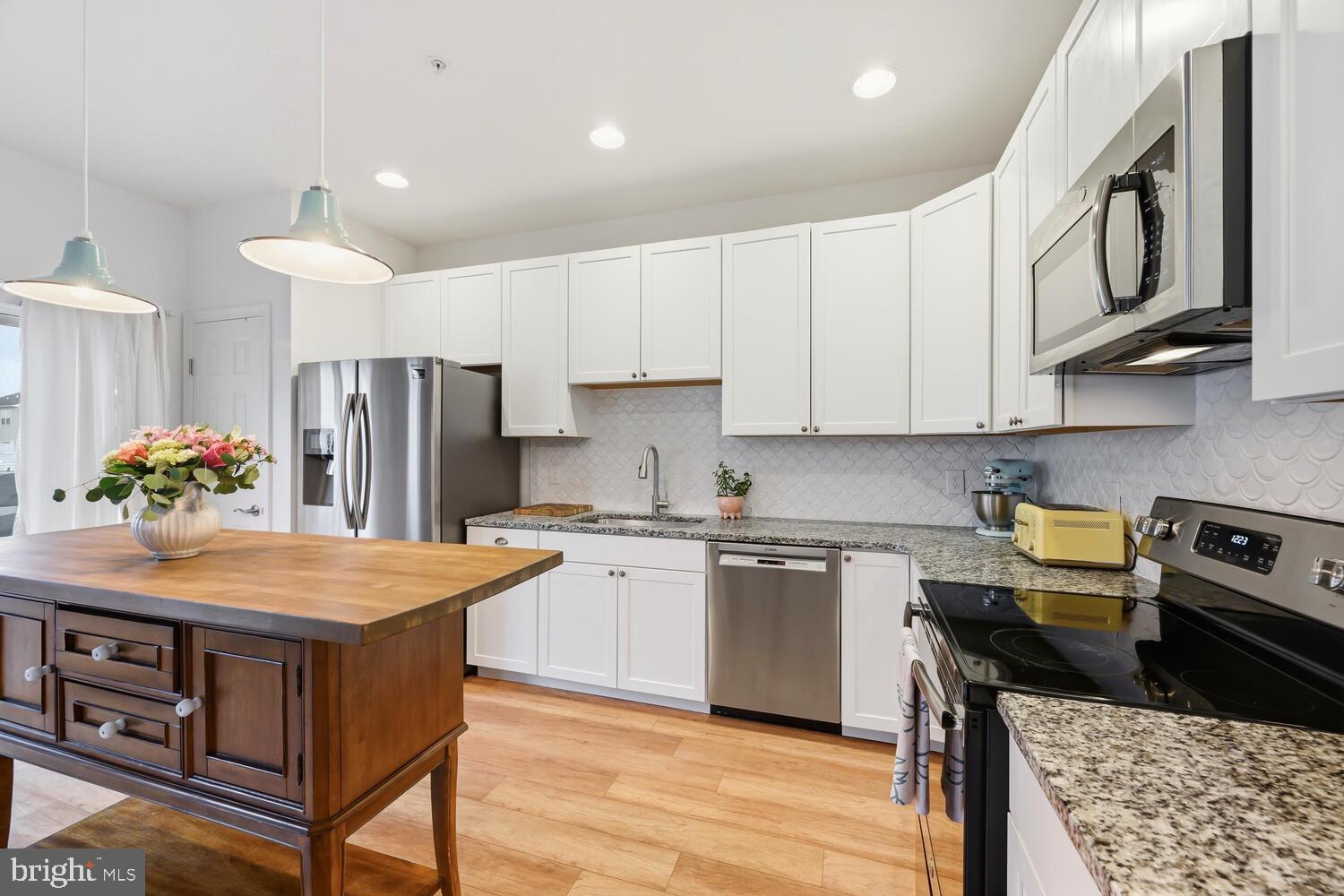 ELLENDALE - Residential