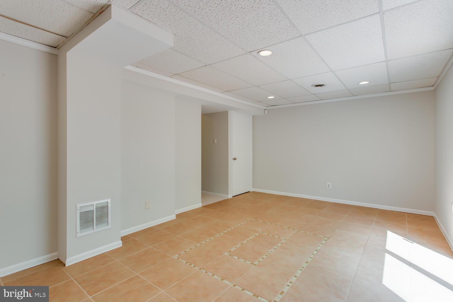 NEWINGTON FOREST - Residential