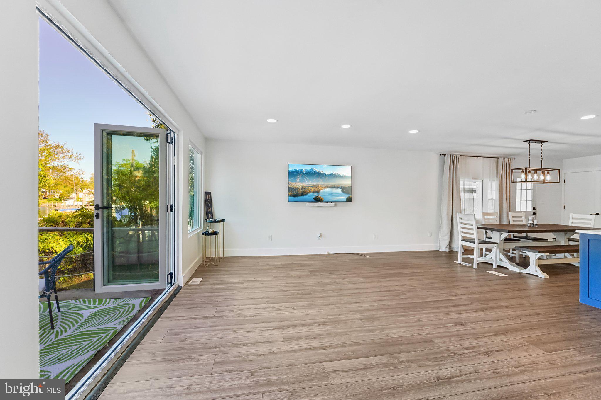 PERRY POINT - Residential