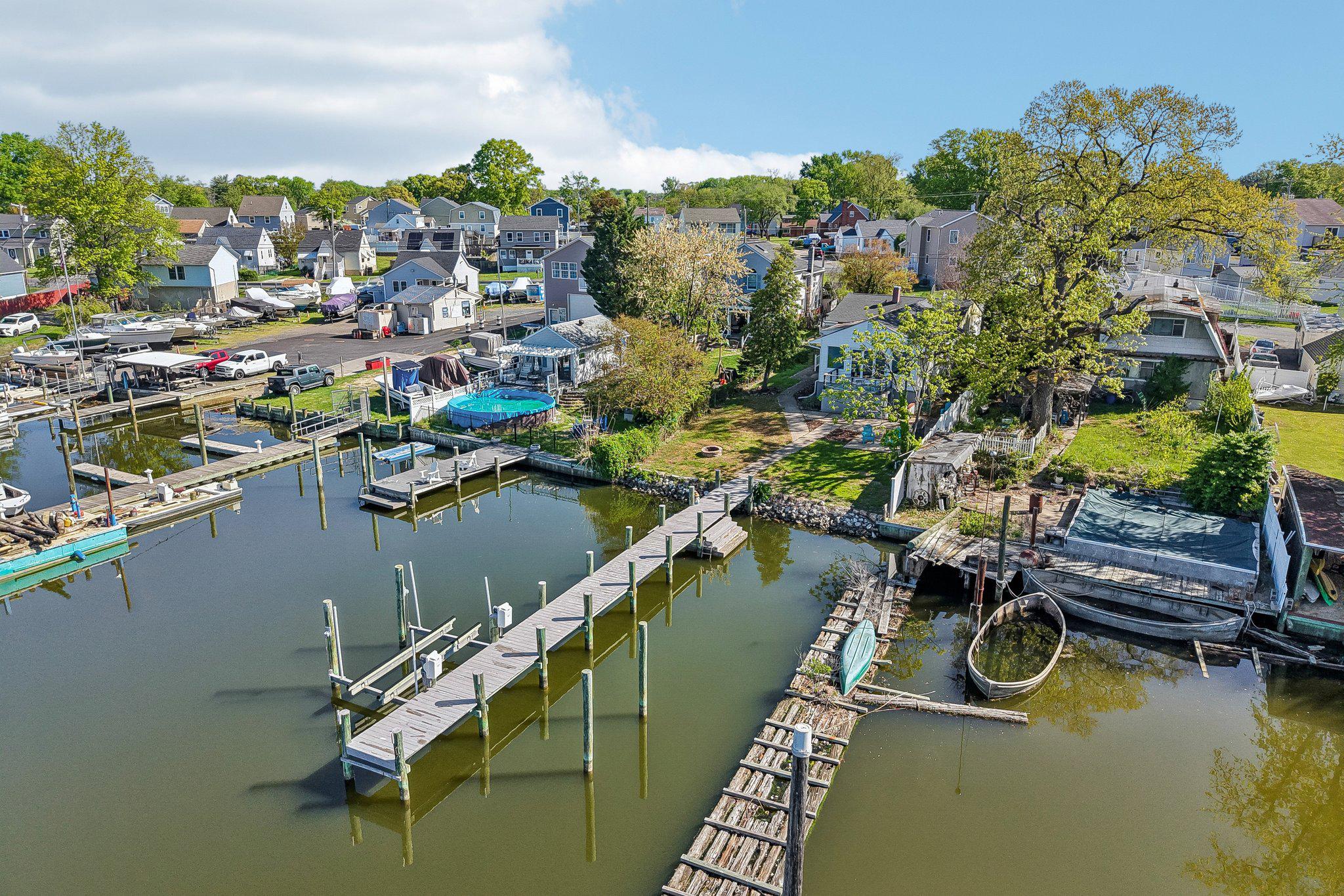 PERRY POINT - Residential