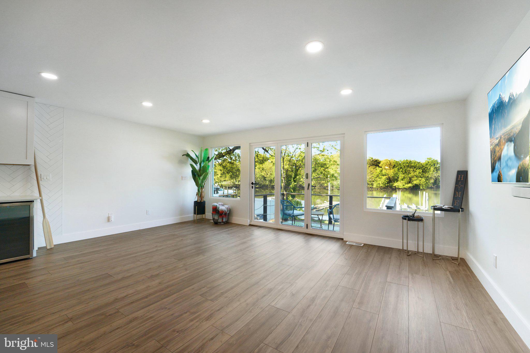 PERRY POINT - Residential