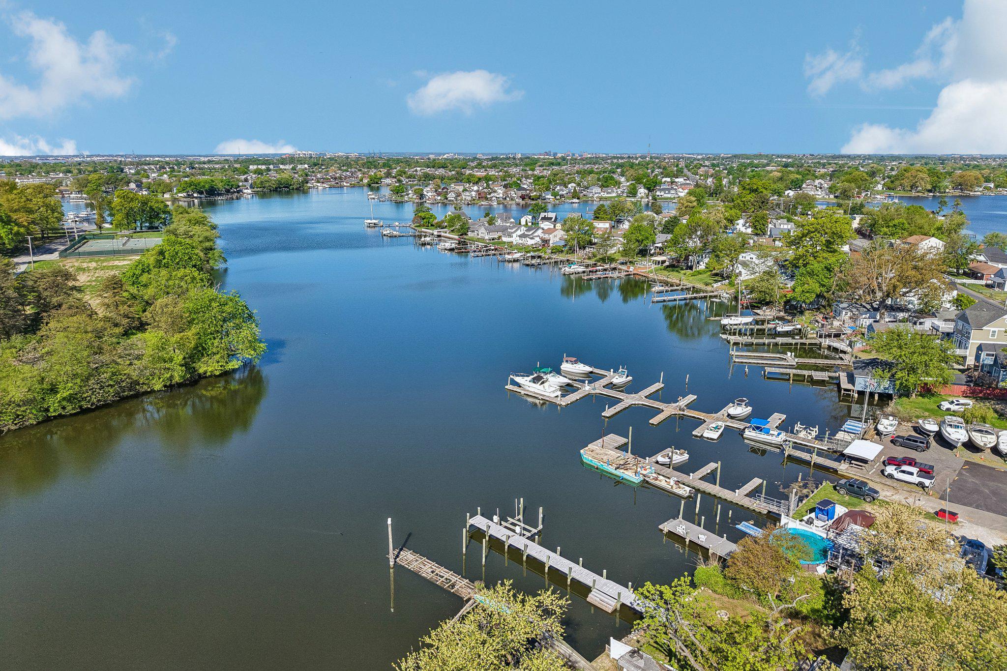 PERRY POINT - Residential