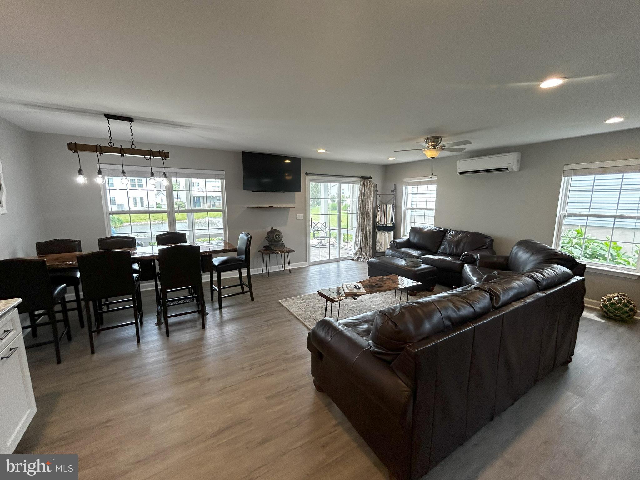 111 SEABRIGHT WAY E3