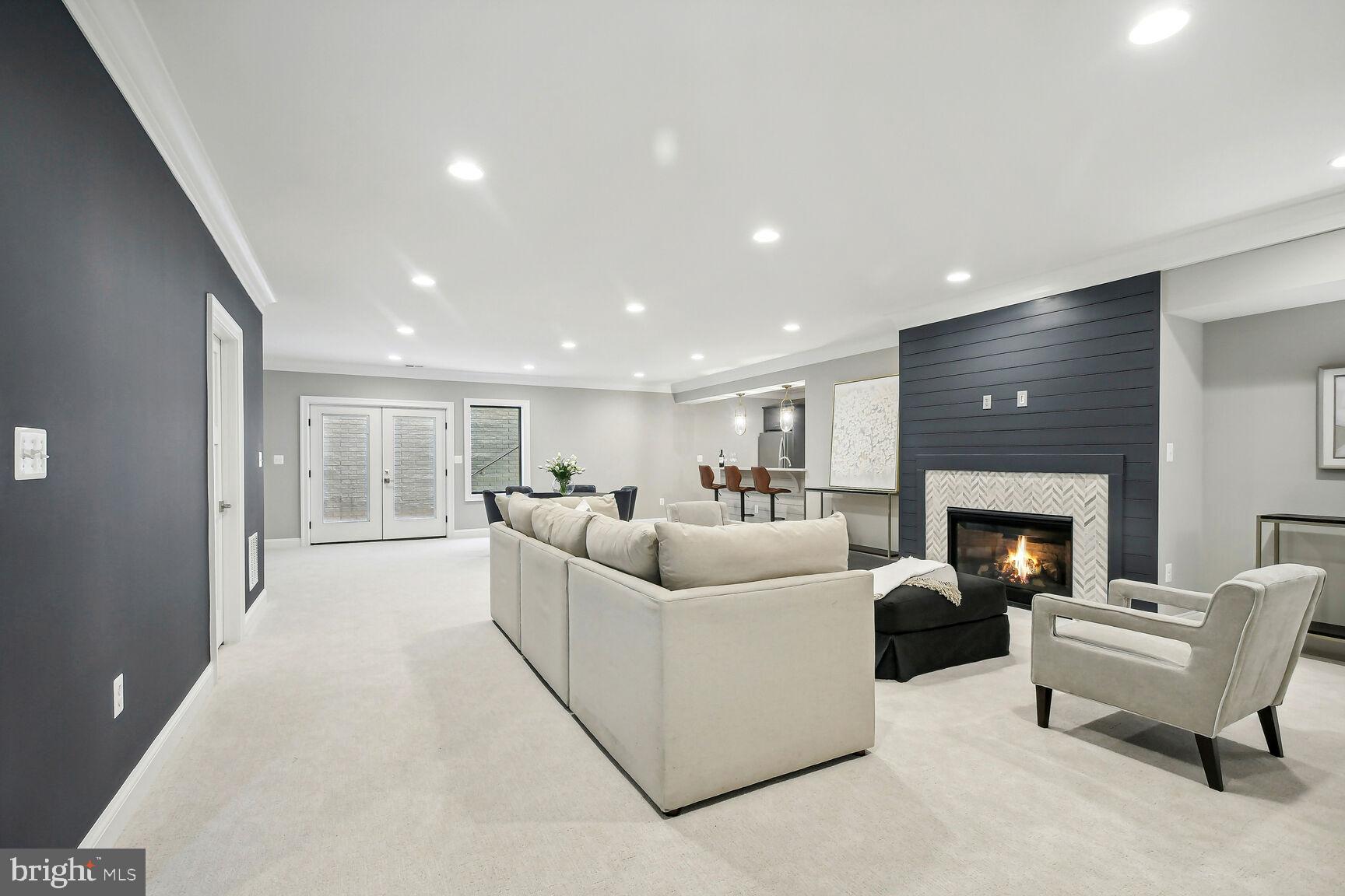 BROADVIEW - Residential