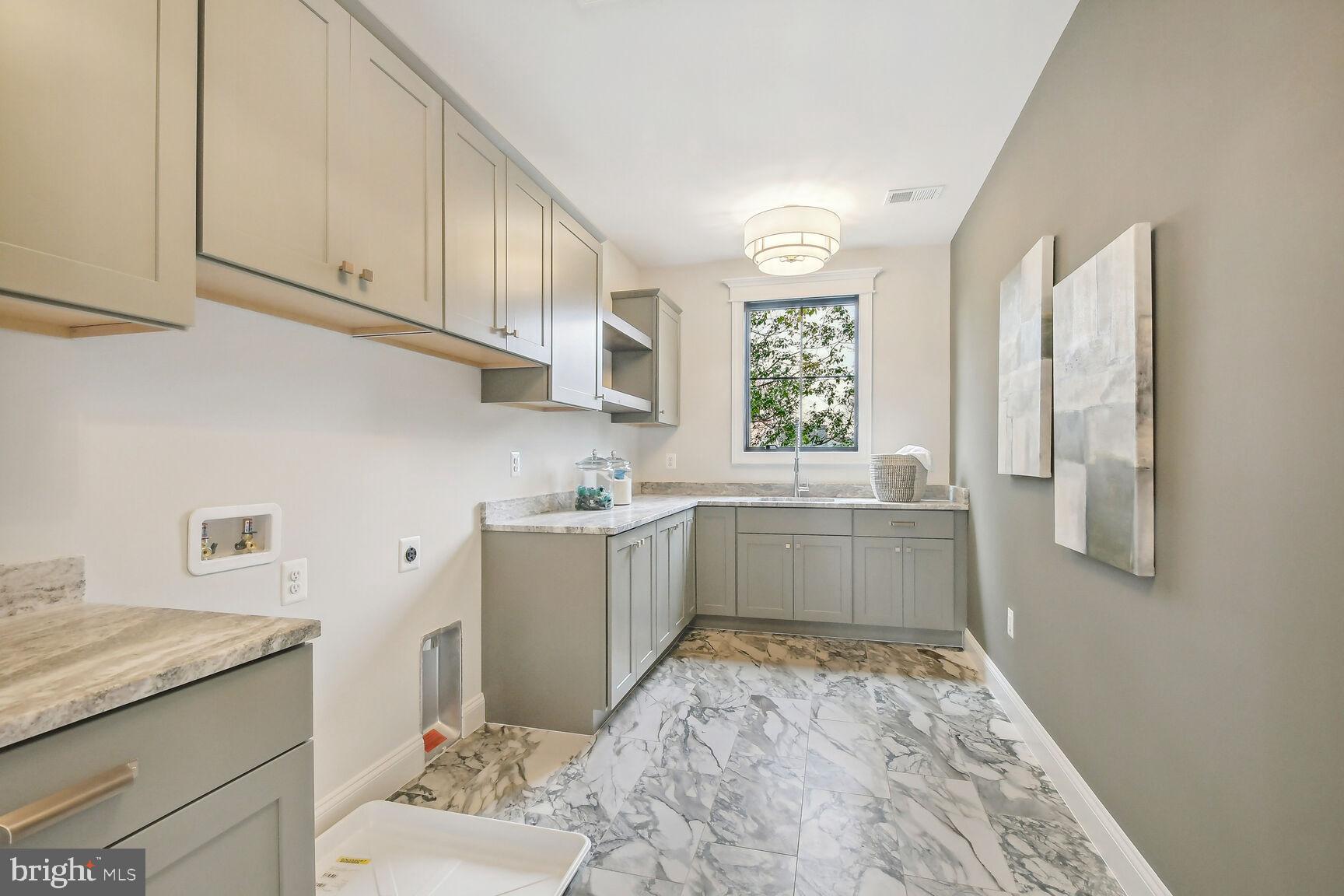 BROADVIEW - Residential