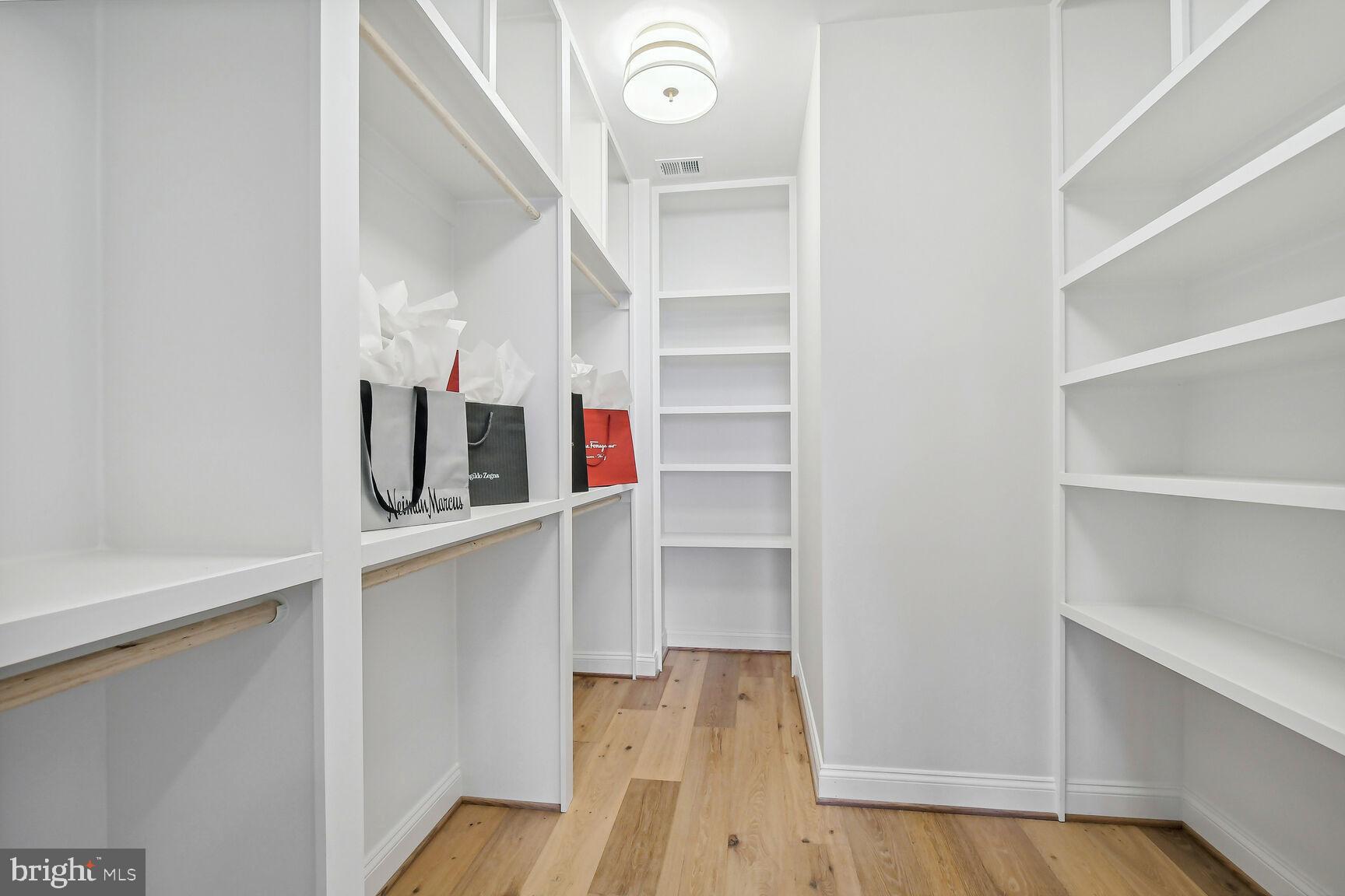 BROADVIEW - Residential