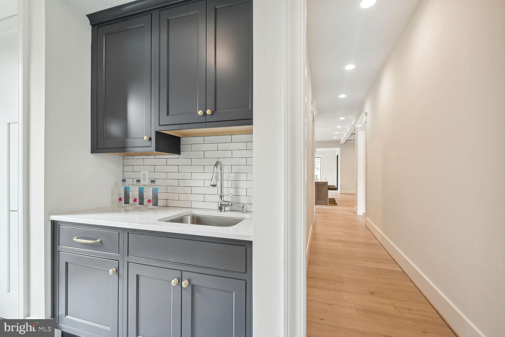 BROADVIEW - Residential