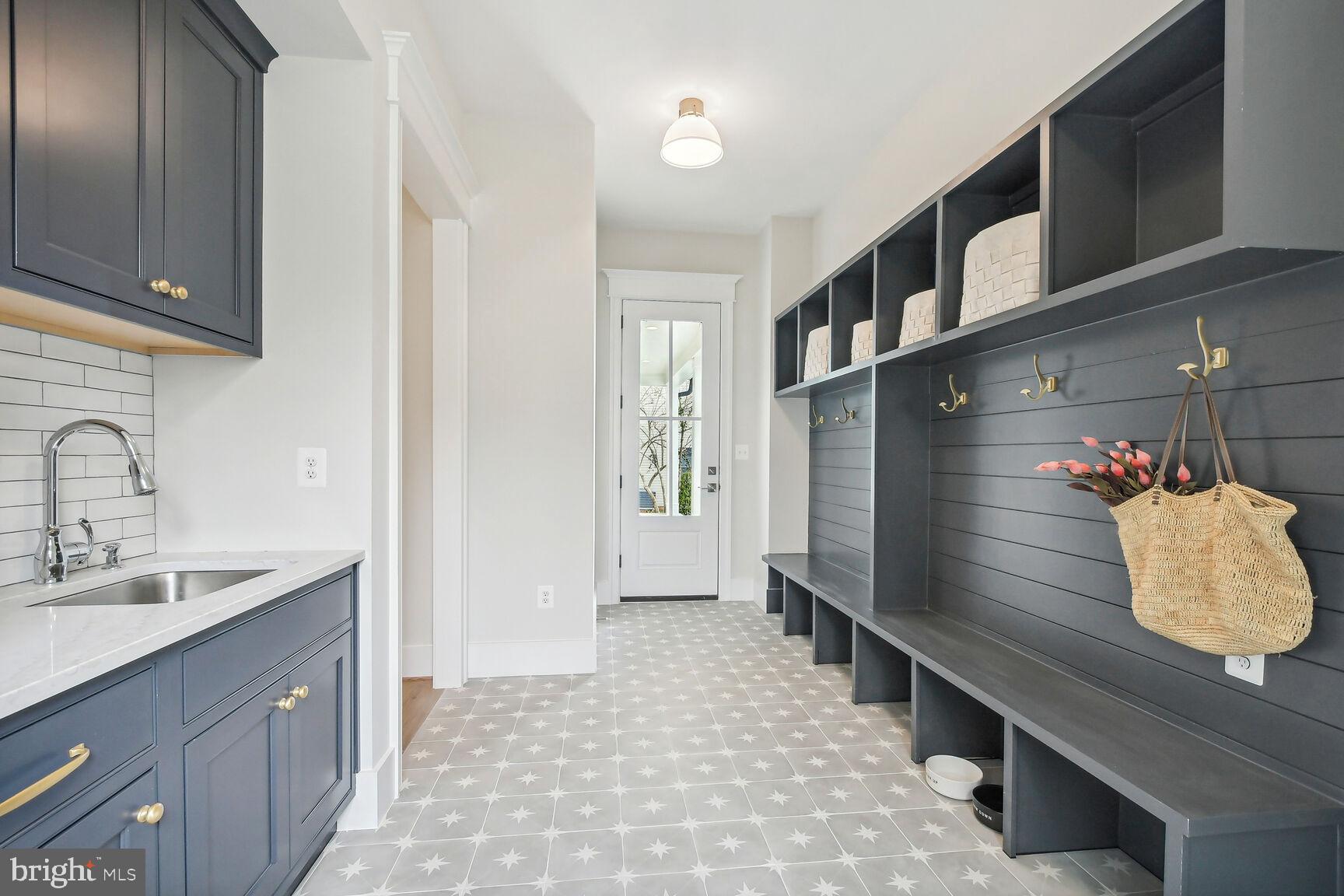 BROADVIEW - Residential