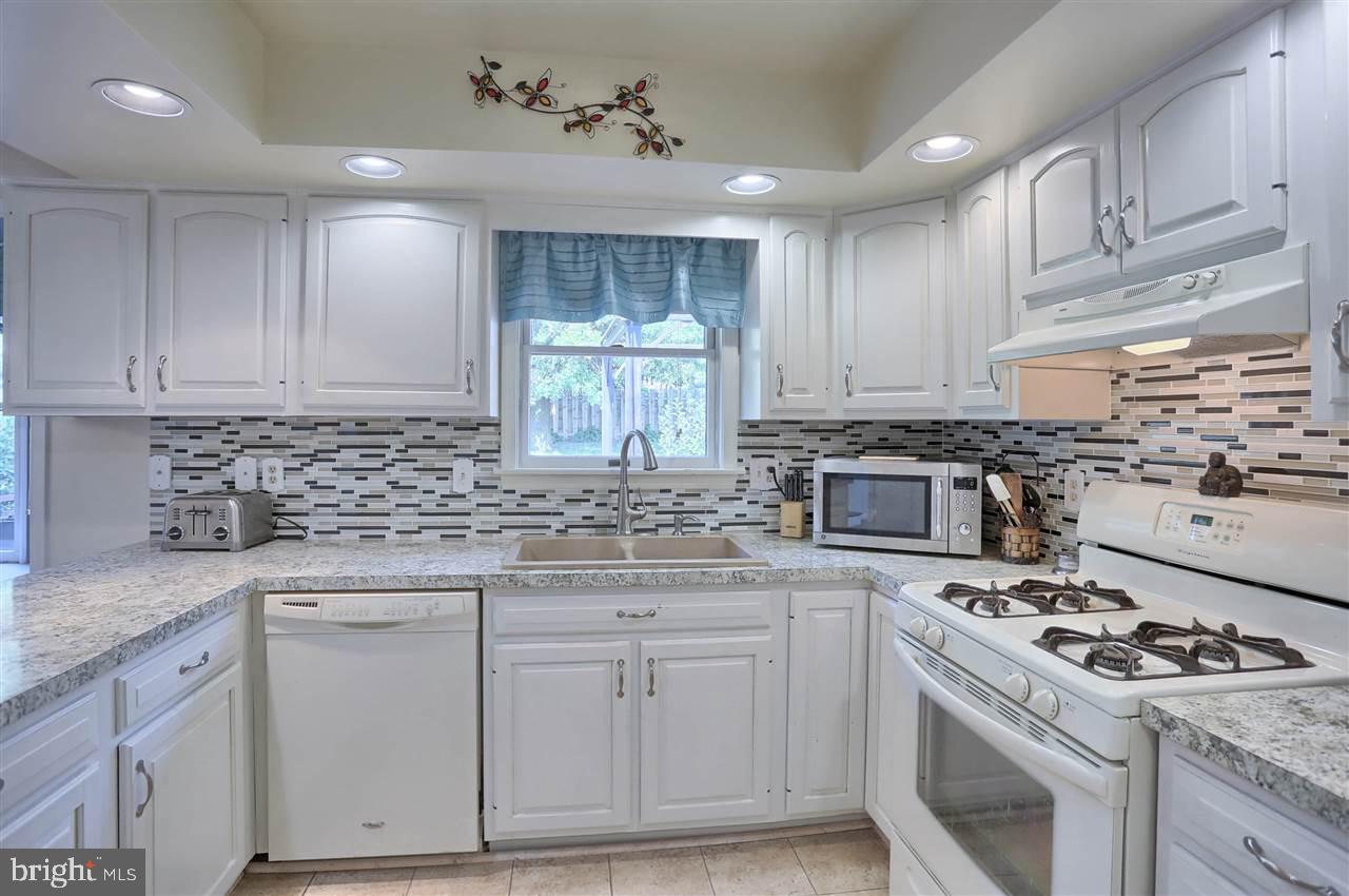 HOLLYWOOD HEIGHTS - Residential