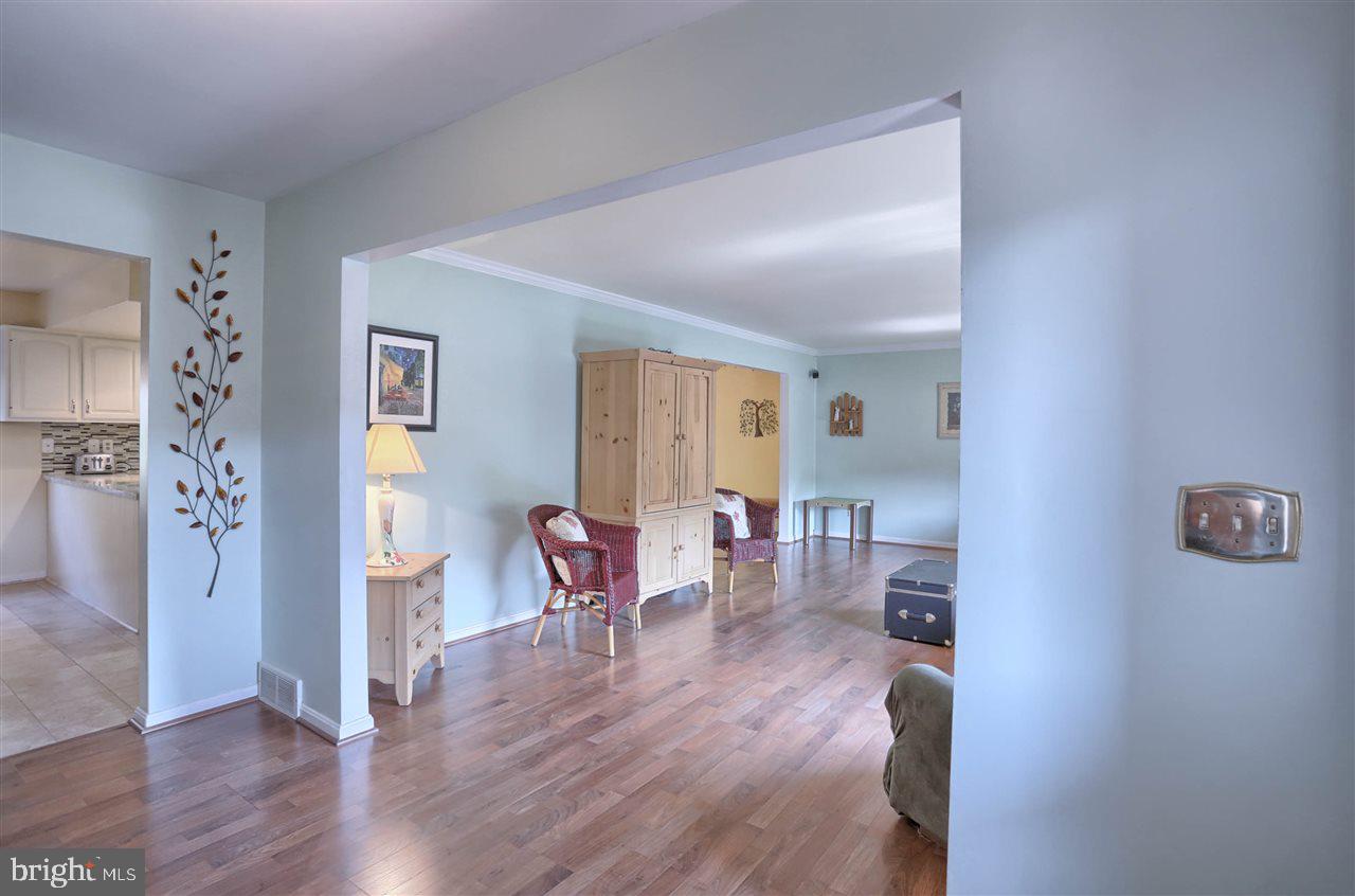 HOLLYWOOD HEIGHTS - Residential