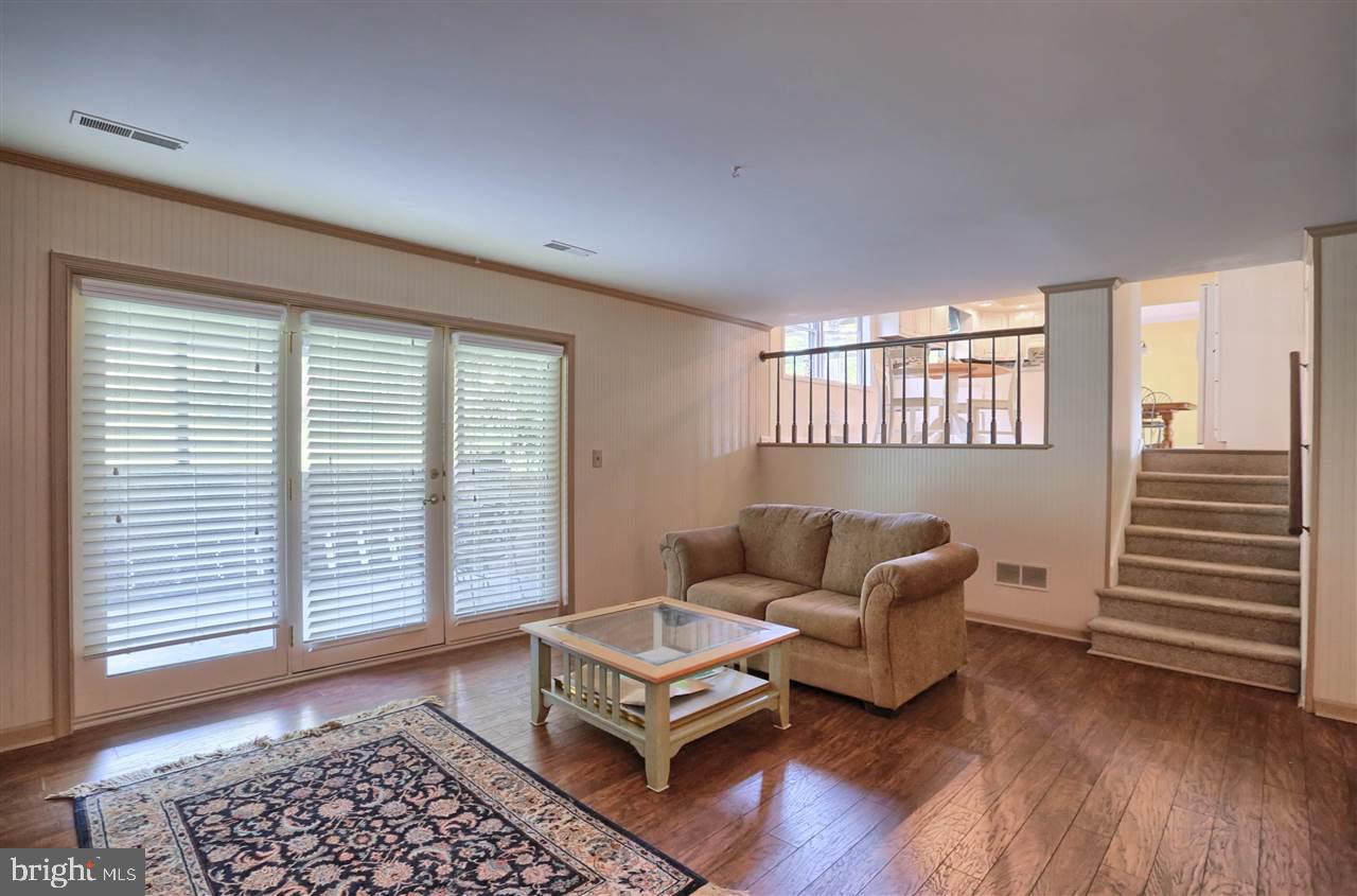 HOLLYWOOD HEIGHTS - Residential