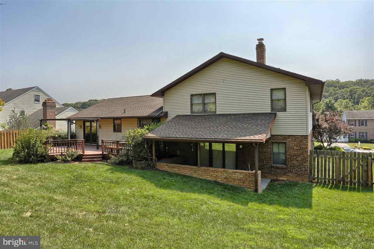 HOLLYWOOD HEIGHTS - Residential