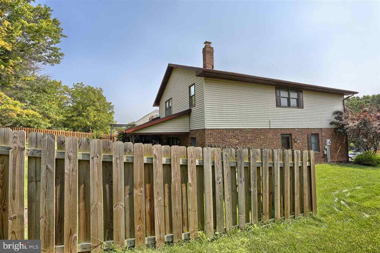 HOLLYWOOD HEIGHTS - Residential