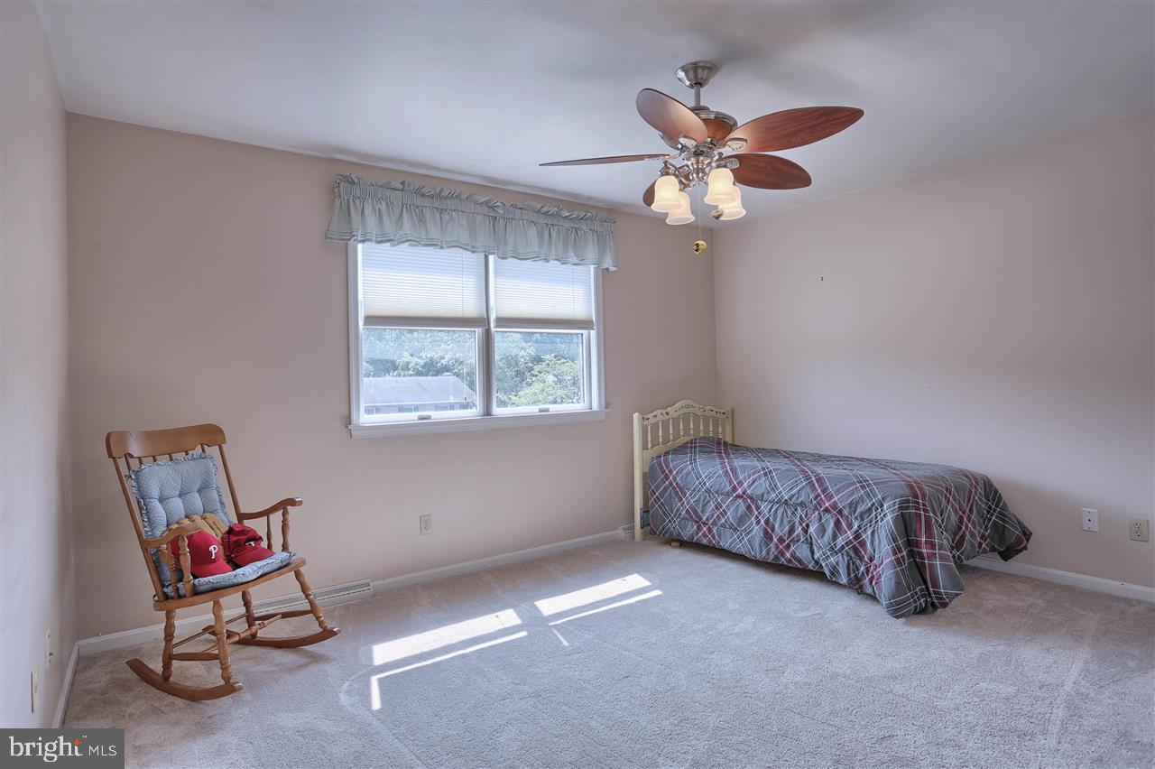 HOLLYWOOD HEIGHTS - Residential