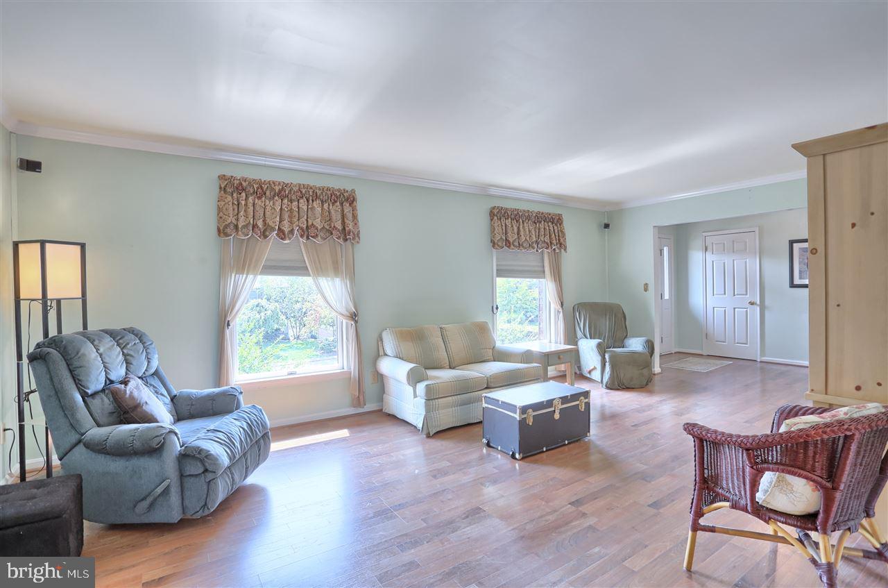 HOLLYWOOD HEIGHTS - Residential