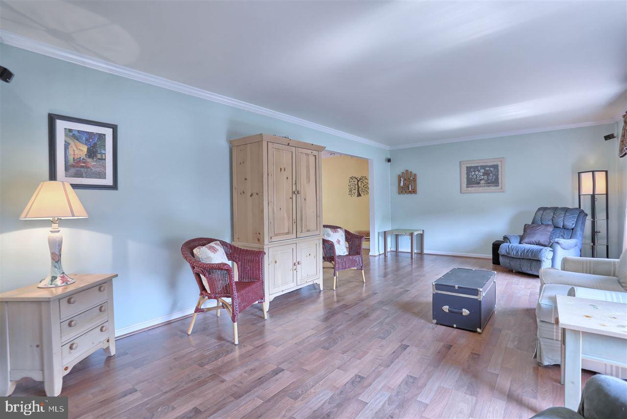 HOLLYWOOD HEIGHTS - Residential