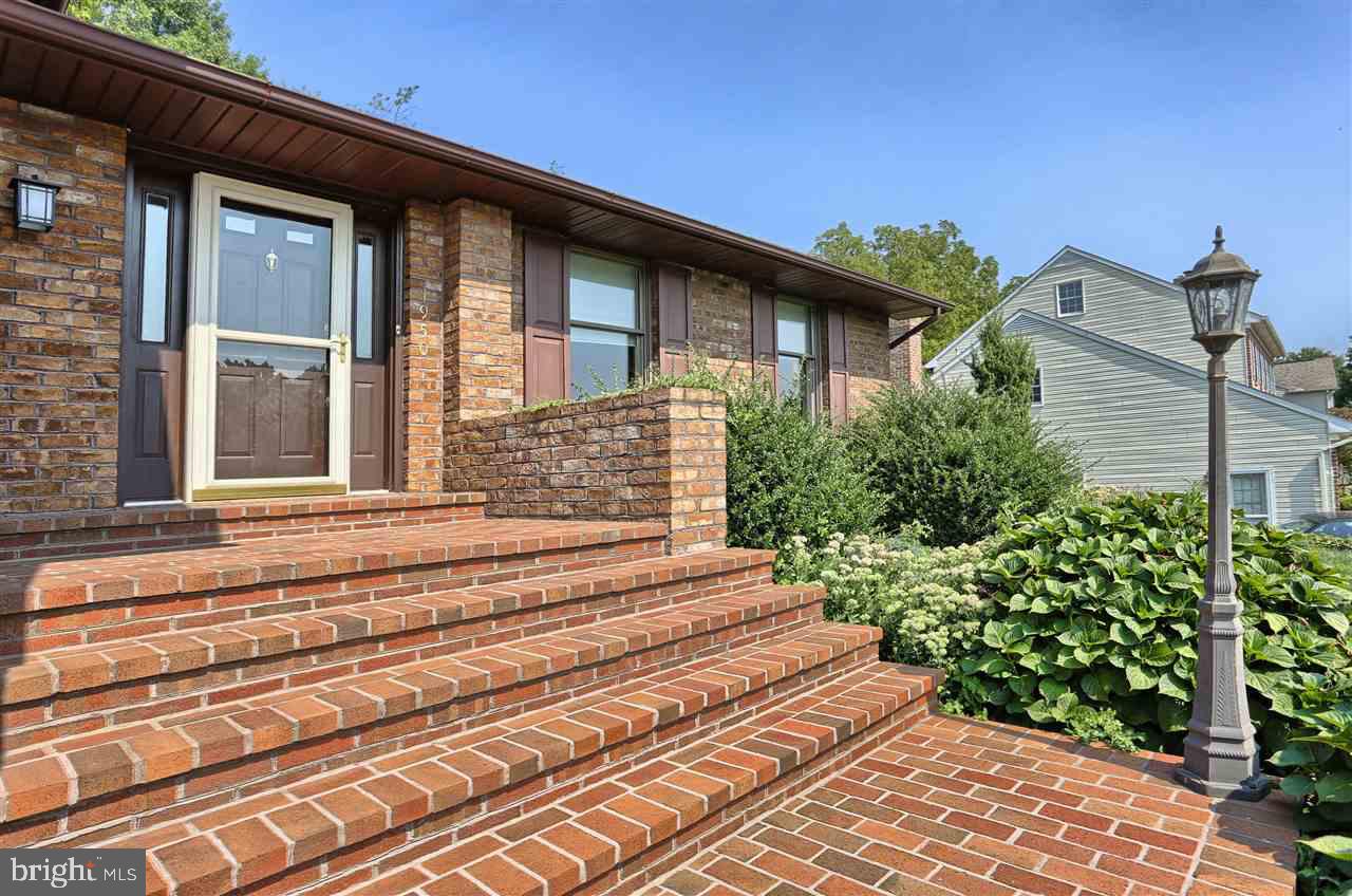 HOLLYWOOD HEIGHTS - Residential