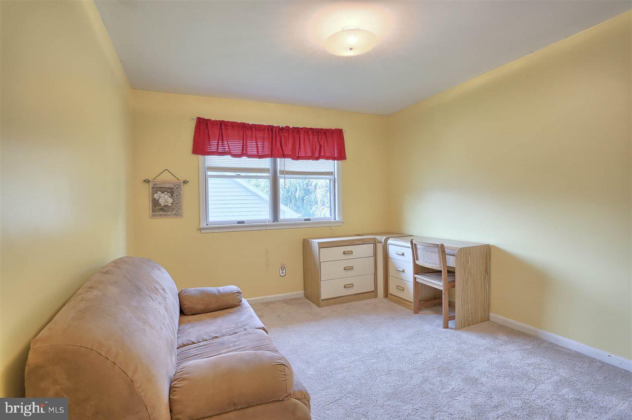 HOLLYWOOD HEIGHTS - Residential