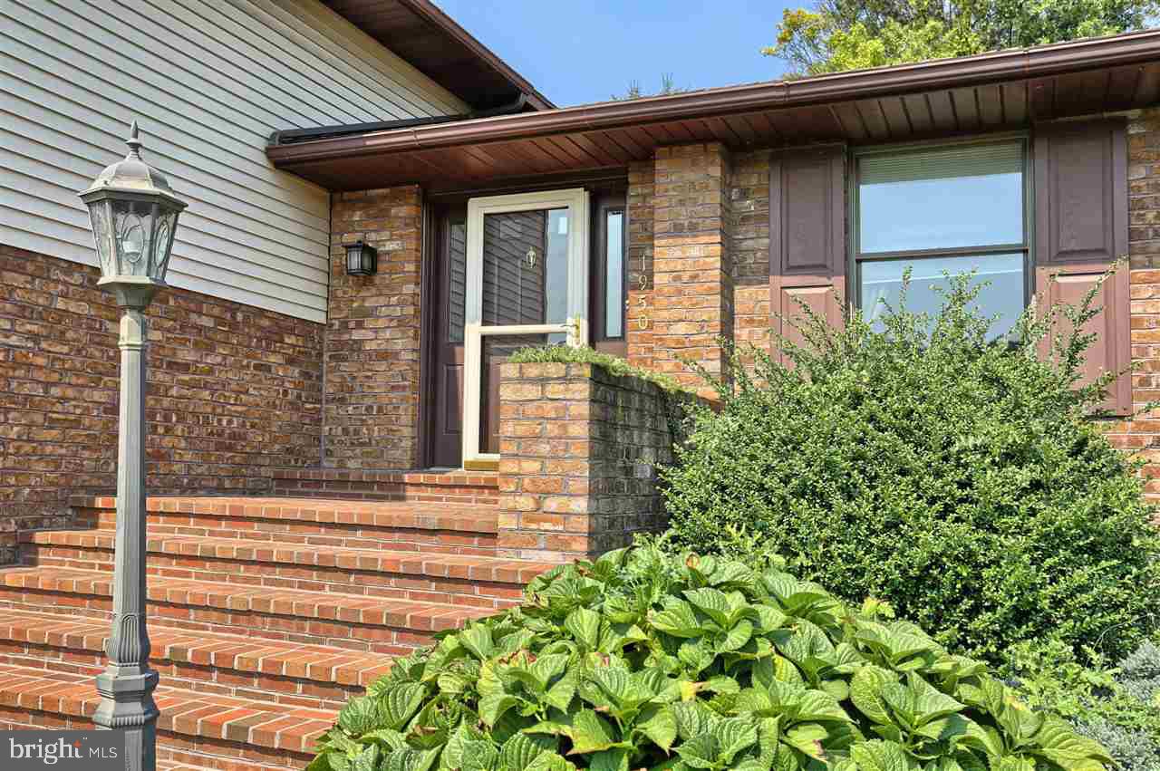 HOLLYWOOD HEIGHTS - Residential