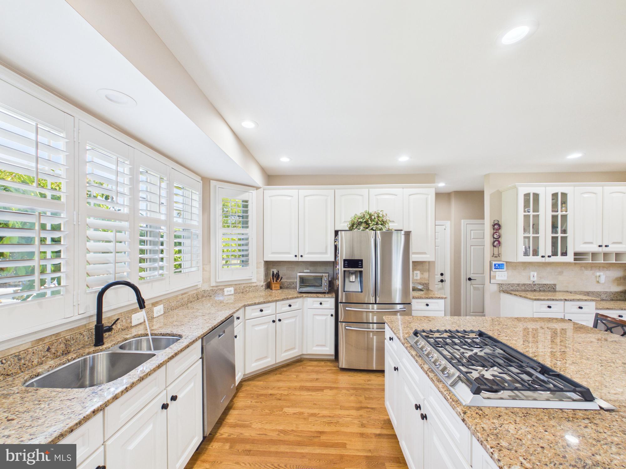 HUNTERS POND - Residential
